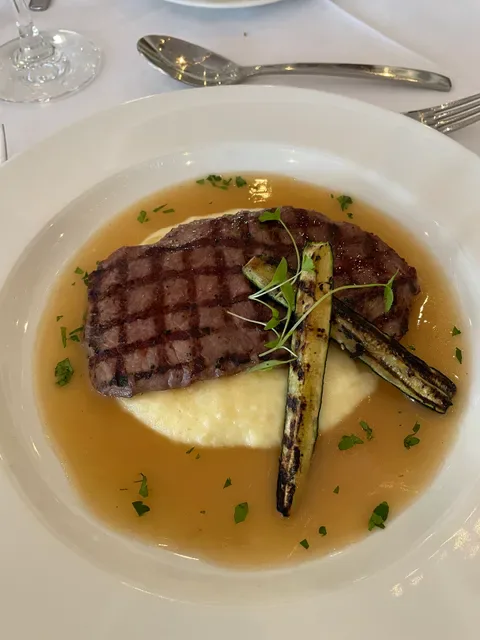 Bentley Pines Training Restaurant