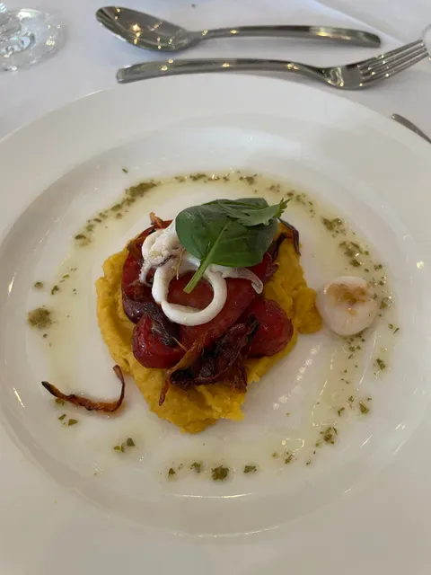 Bentley Pines Training Restaurant
