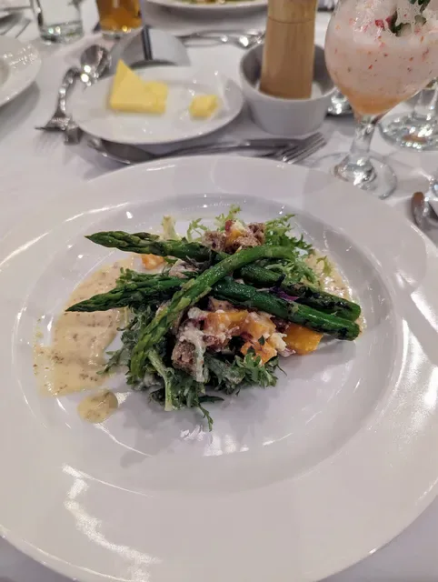 Bentley Pines Training Restaurant