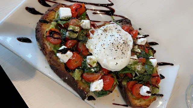 La Vita Cafe & Restaurant