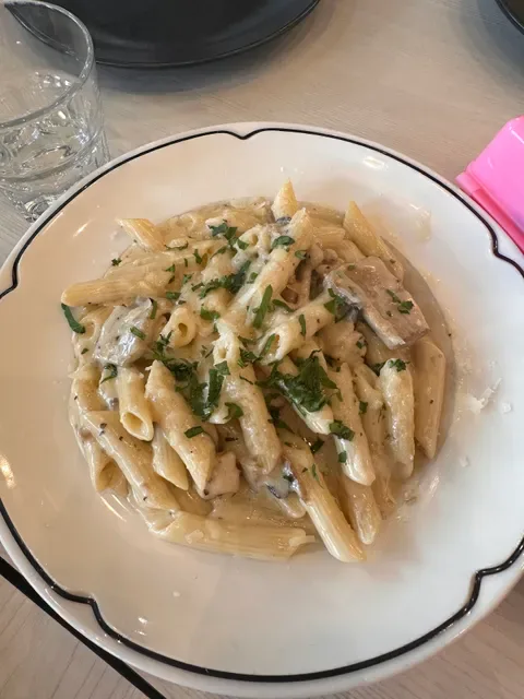 La Vita Cafe & Restaurant