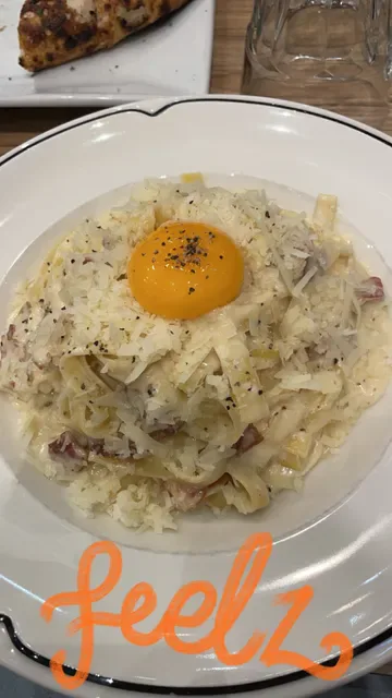 La Vita Cafe & Restaurant