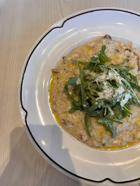 La Vita Cafe & Restaurant