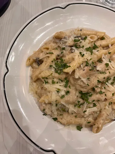 La Vita Cafe & Restaurant