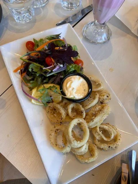 La Vita Cafe & Restaurant