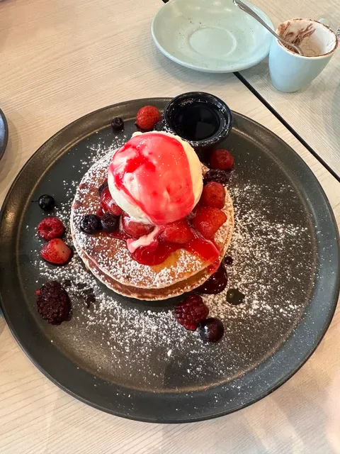 La Vita Cafe & Restaurant