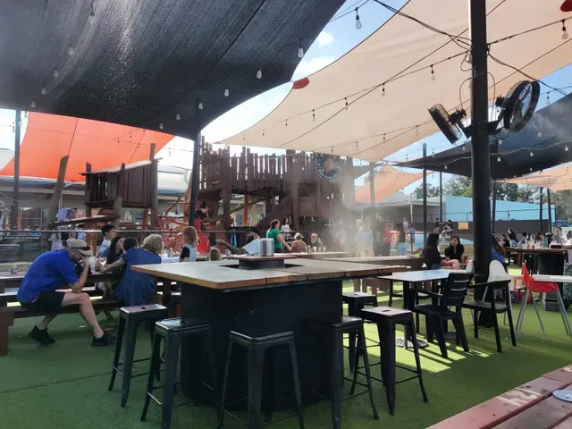 ROAR Bar & Grill