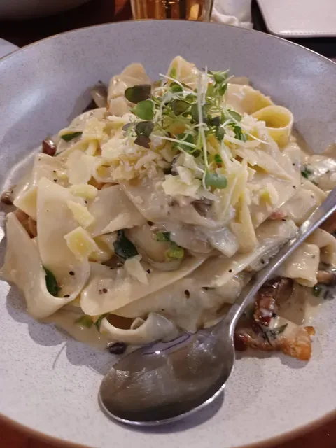 Milano's Restaurant and Pizzeria