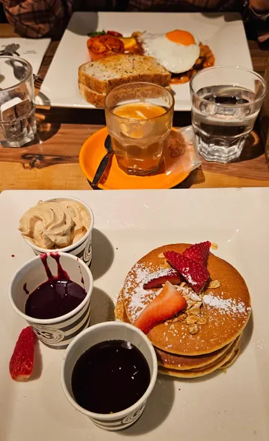 Café 63 Carousel