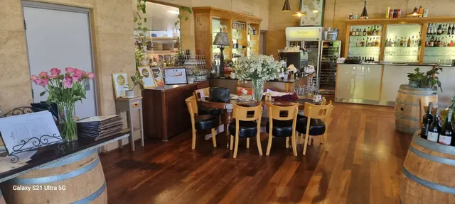 Pinelli Estate Winery Restaurant