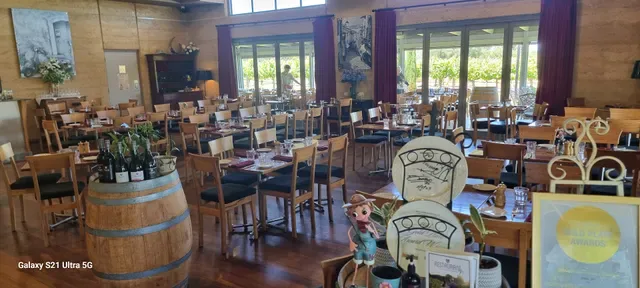 Pinelli Estate Winery Restaurant