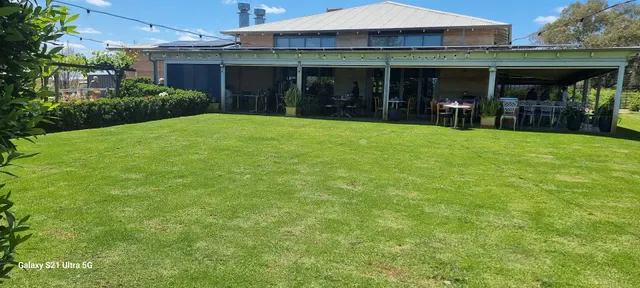 Pinelli Estate Winery Restaurant