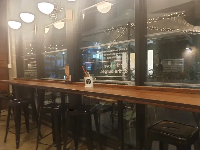 Grill'd Burgers - Claremont Quarter