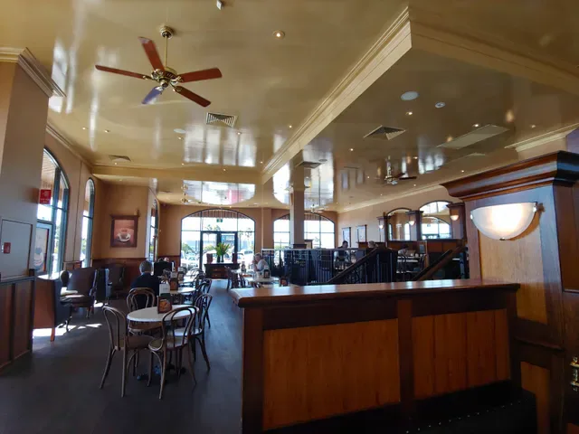 Dôme Café - Cloverdale