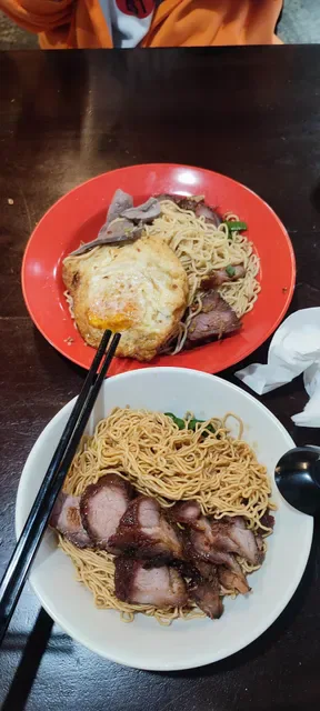 Two Hands Noodle Shop Como