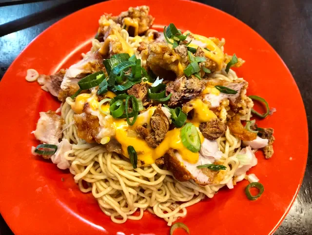 Two Hands Noodle Shop Como