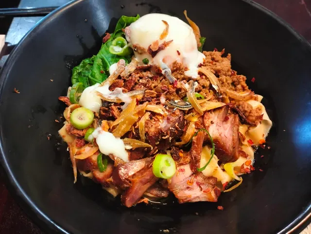 Two Hands Noodle Shop Como