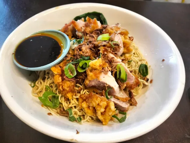 Two Hands Noodle Shop Como