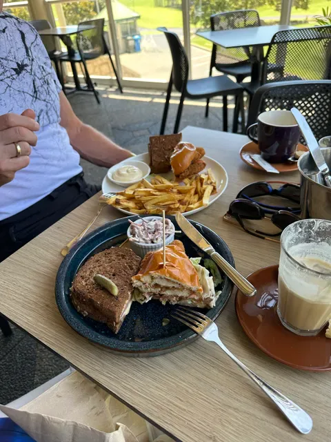 Cafe 28