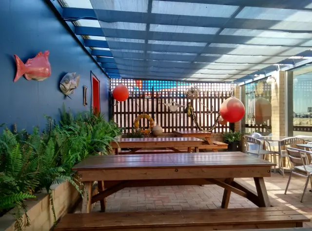 Woodies Boat Storage and Cafe