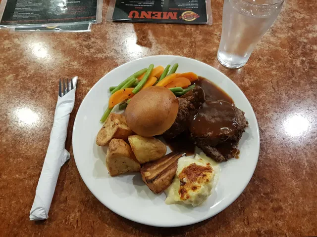 Hank’s Bar and Bistro