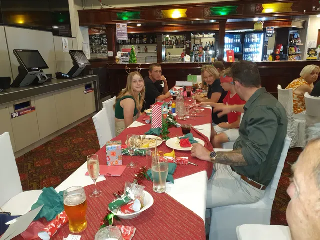 Hank’s Bar and Bistro