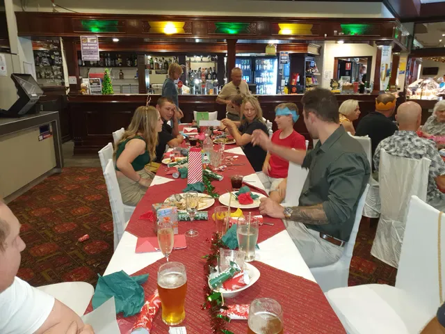 Hank’s Bar and Bistro