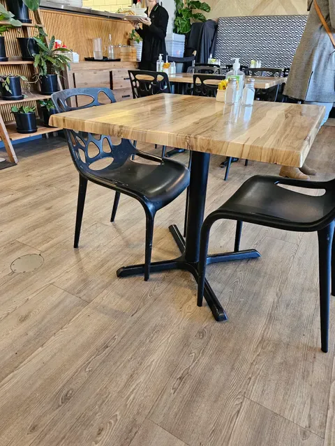 Full Flava Café
