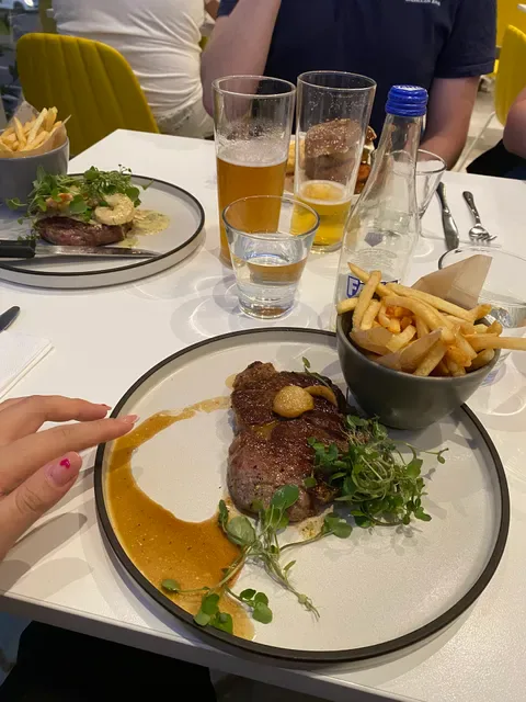 Eastside Social Restaurant & Bar