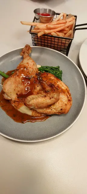 Eastside Social Restaurant & Bar