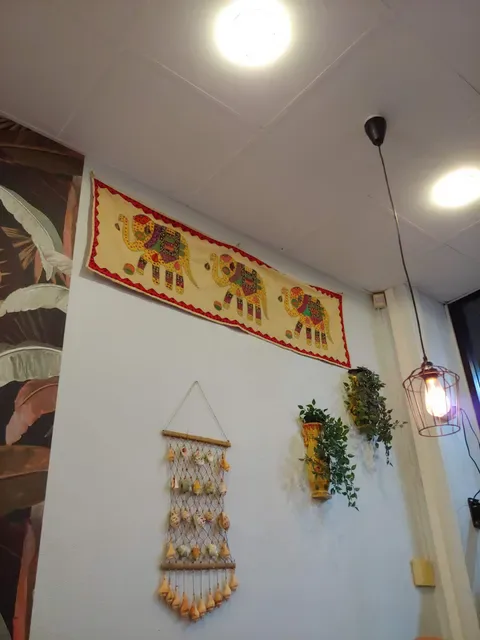 Wok & Ladle: Thai Eatery