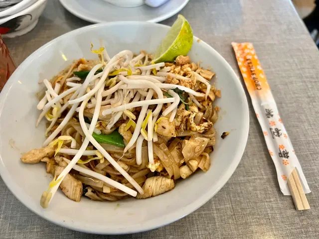 Wok & Ladle: Thai Eatery