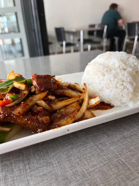 Wok & Ladle: Thai Eatery