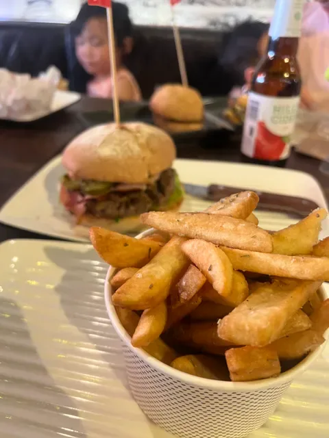 Grill'd Burgers - Victoria Park