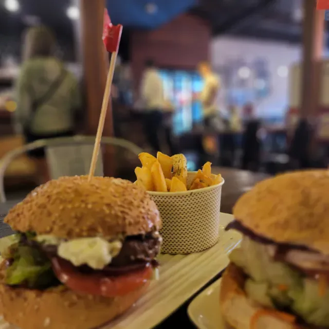 Grill'd Burgers - Victoria Park