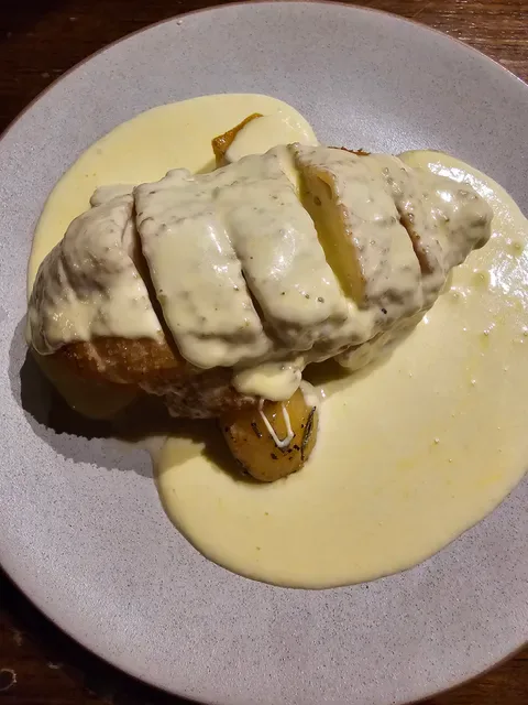 Benny's Bar & Cafe