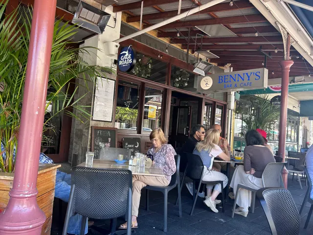 Benny's Bar & Cafe