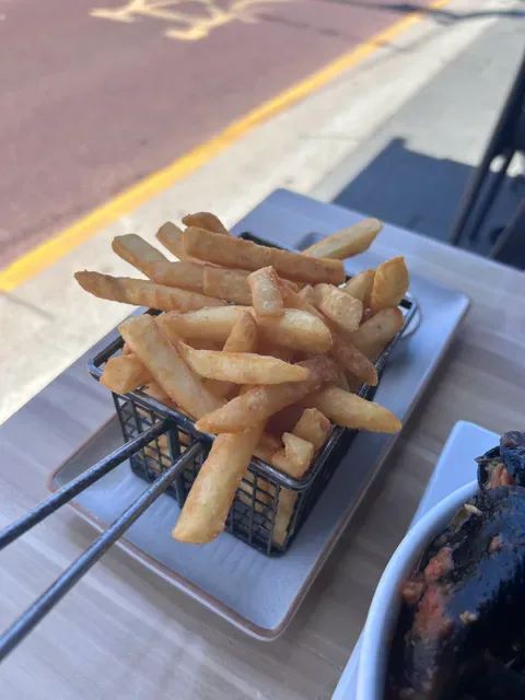 Benny's Bar & Cafe