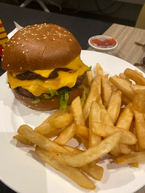 Benny's Bar & Cafe