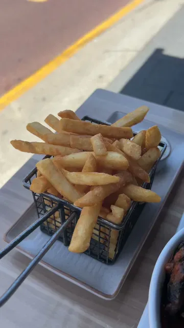 Benny's Bar & Cafe