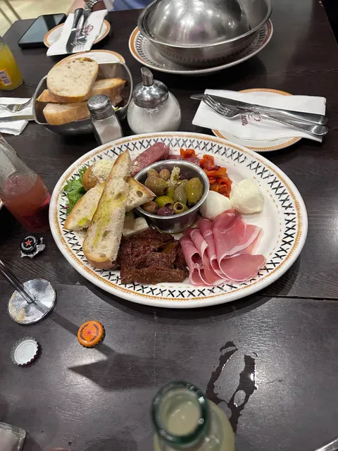 Gino's