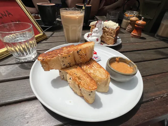 Moore & Moore Cafe