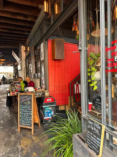 Moore & Moore Cafe