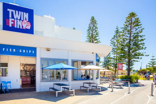 Twin Fin Restaurant & Bar