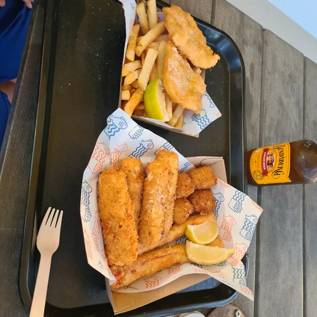 Twin Fin Restaurant & Bar