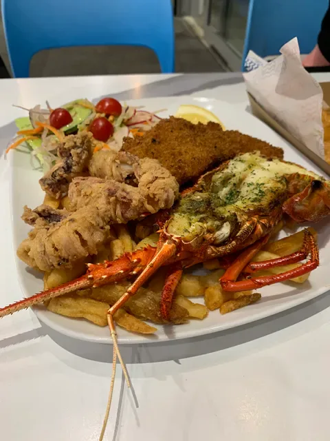 Twin Fin Restaurant & Bar