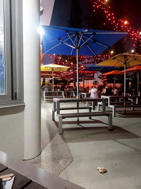 Twin Fin Restaurant & Bar