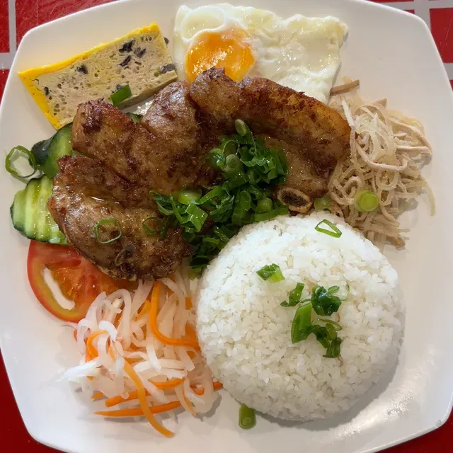 Trang's Cafe & Noodle House