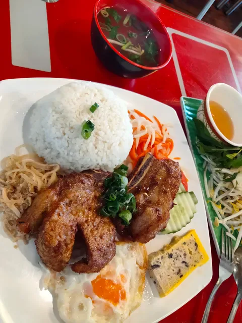 Trang's Cafe & Noodle House