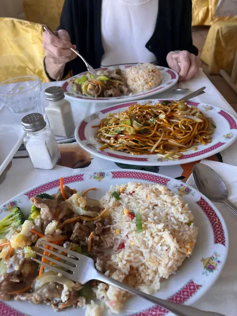 Gold Castle Chinese Restaurant